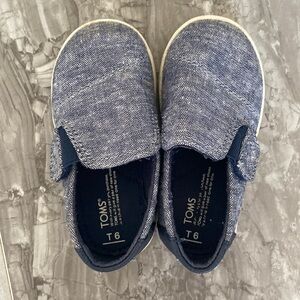 TOMS Slip on sandals for toddlers Size 6